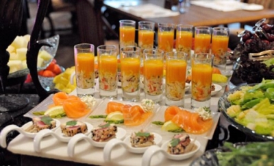Catering de Eventos y Servicios de Lunch (Premium con Doble Certificación)