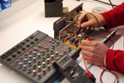 Técnico Auxiliar en Electrónica y Audio