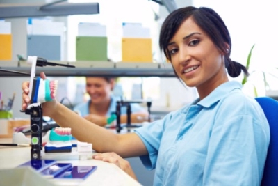 Auxiliar Mecánico Dental